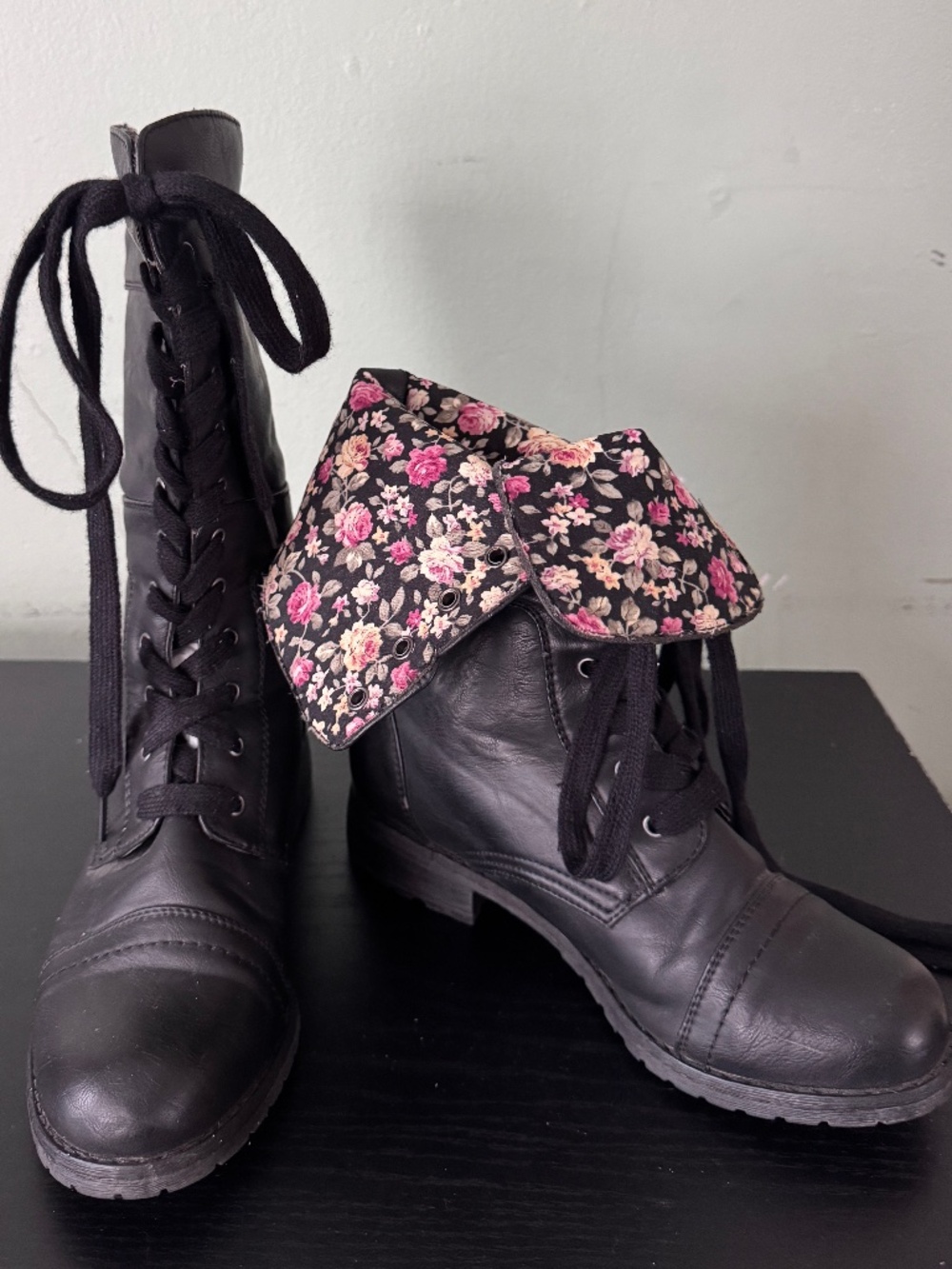 Wild Diva Floral Combat Black Boots Fold Down (Wear 2 ways) Women's SZ 7